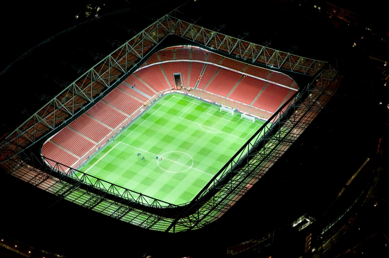 Illustration for article titled Spectacular Night Photography of London Causes Awe, Vertigo